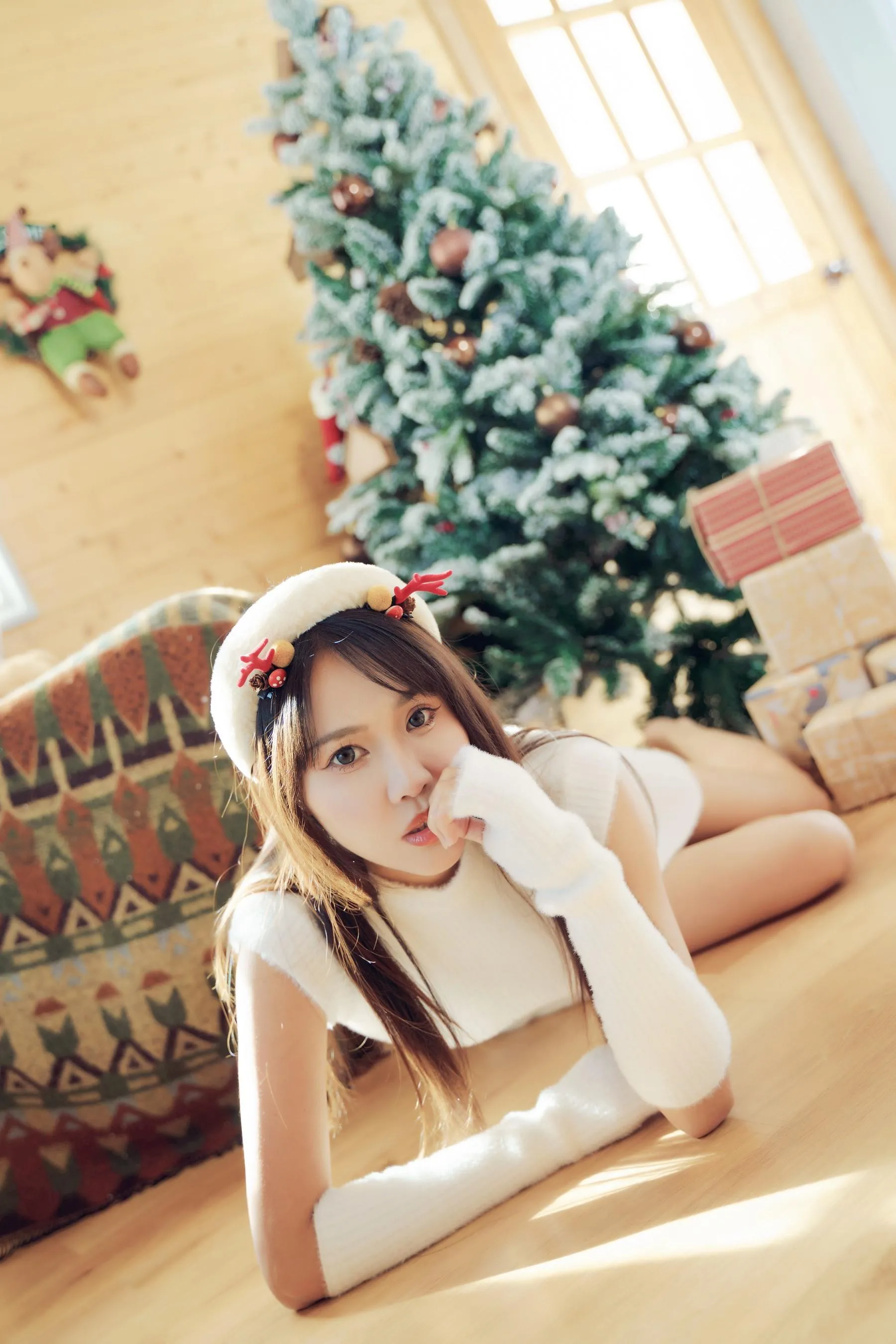 [YITUYU艺图语]2021.12.21 圣诞少女 lin [42P]插图7